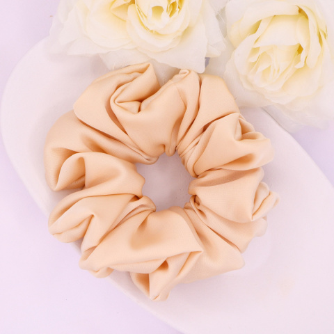 Gumka do włosów - scrunchie L ciepły beż Gumka do włosów - scrunchie L ciepły beż
